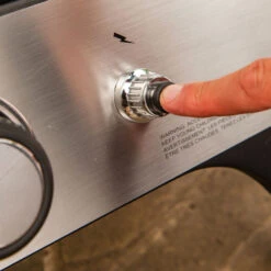 Ahumador De Gas Vertical Broil King 21 Ahumador De Gas Vertical Broil King -Fuego y Brasa Ahumador de Gas Vertical Broil King 11