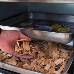 Ahumador De Gas Vertical Broil King 25 Ahumador De Gas Vertical Broil King -Fuego y Brasa Ahumador de Gas Vertical Broil King 12